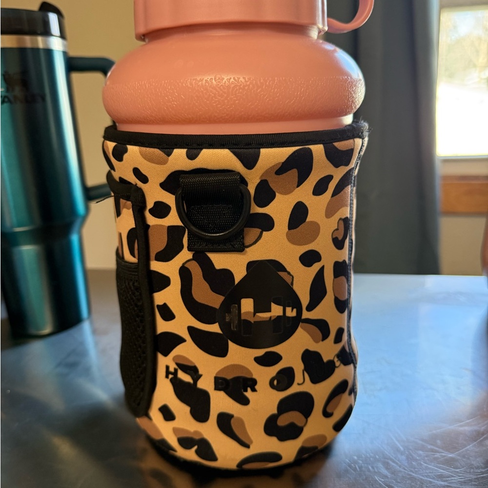 HydroJug Leopard Neoprene Sleeve in Pink and Tan